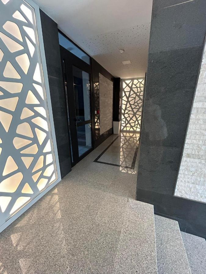 Smart Apartment Mir Варна Екстериор снимка